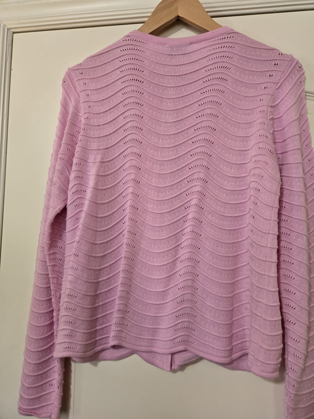 Joan Rivers Pink Wave-Pattern Button Very Soft Classy Cardigan - Picture 6 of 11